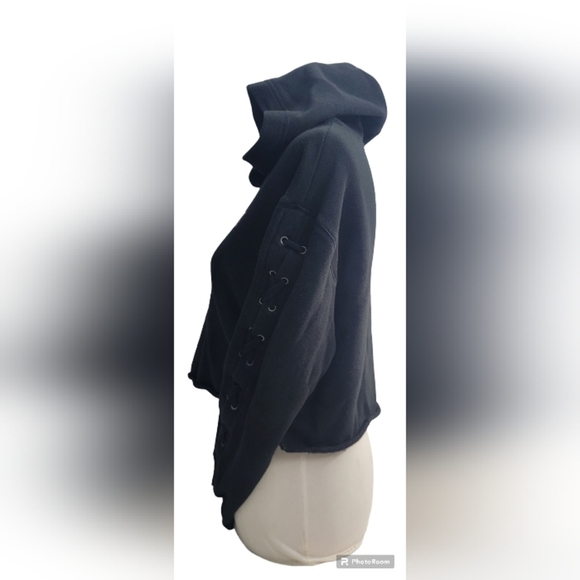 Pink Victorias Secret size Small Cropped hoodie/sweatshirt. Long sleeved. - Picture 9 of 13